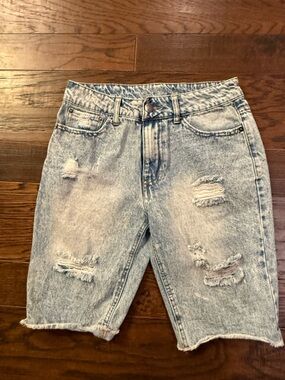Original use women’s Light Acid Wash Distressed Denim Bermuda Shorts - 30
